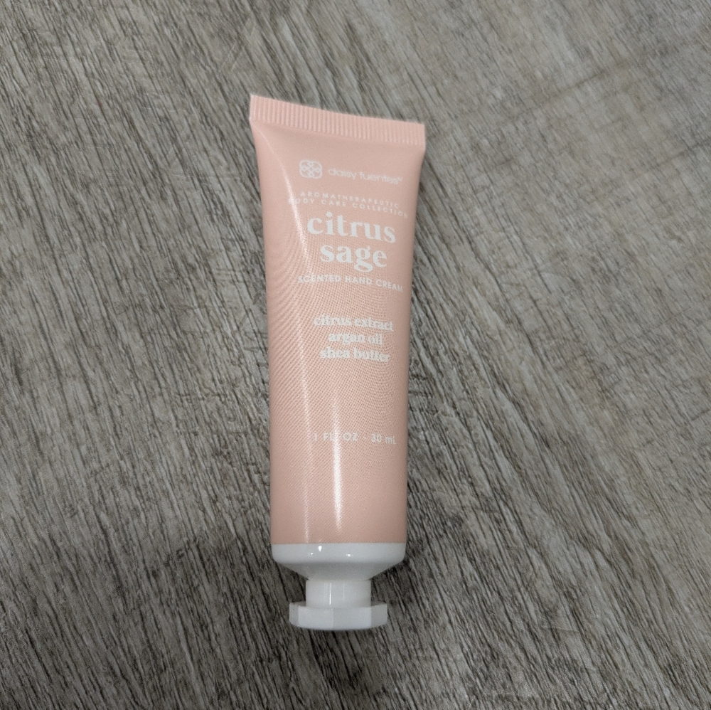 NEW! Daisy Fuentes Citrus Sage Scented Hand Lotion